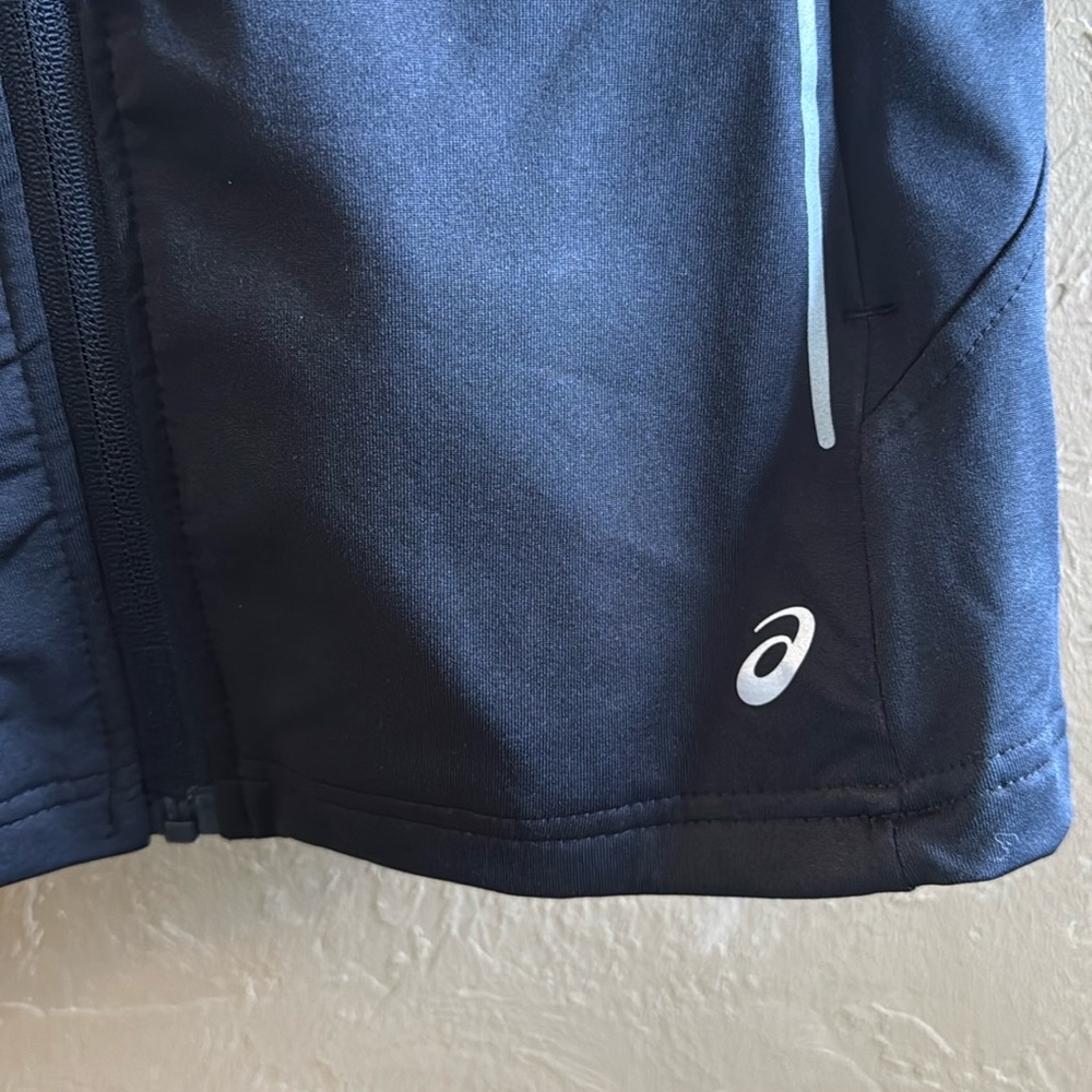 Asics Black Reflective Vest - Picture 9 of 14
